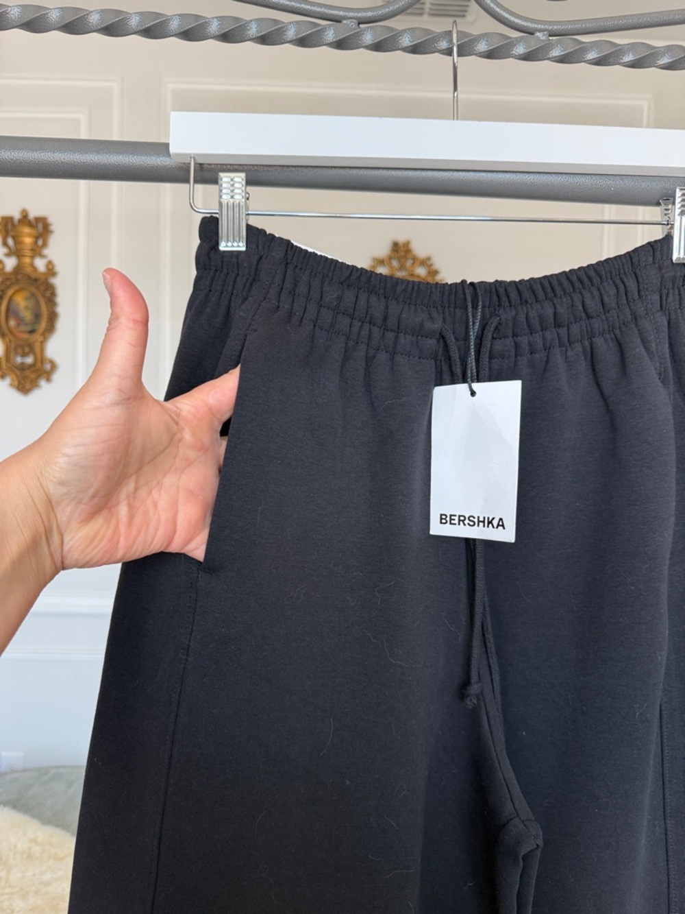 Bershka Women Black Wide-Leg Sweatpants with Elastic Waist size Small - Picture 4 of 9